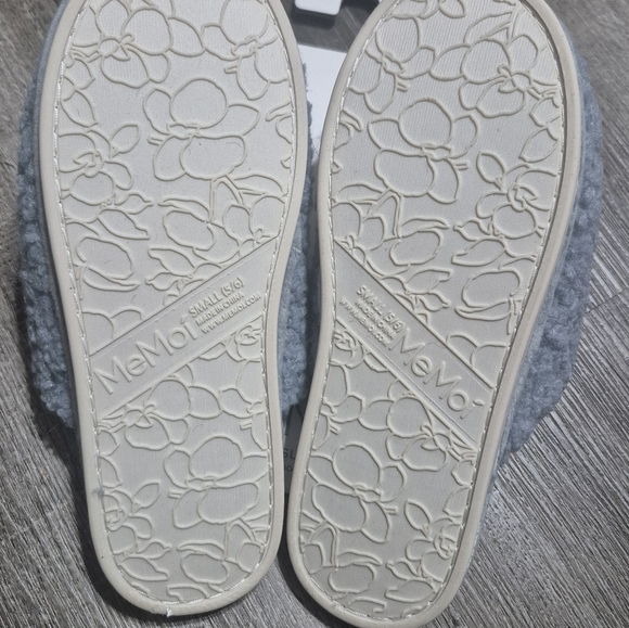 Clarks Women's Size 6 Red Flip Flops - Picture 9 of 10